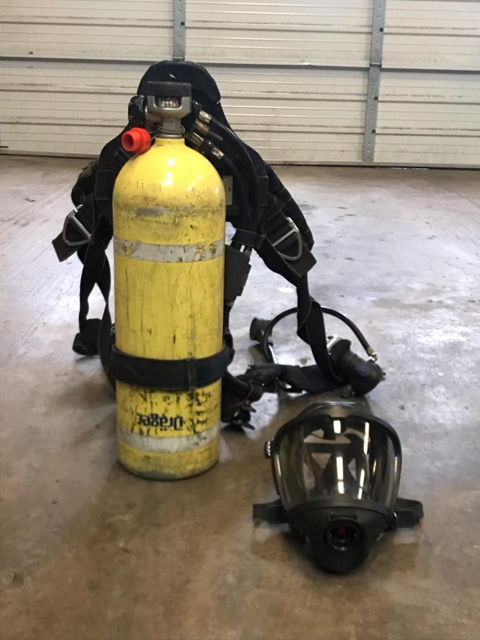 Draeger AirBoss SCBA with 30 minute aluminum cylinders and masks (A2348