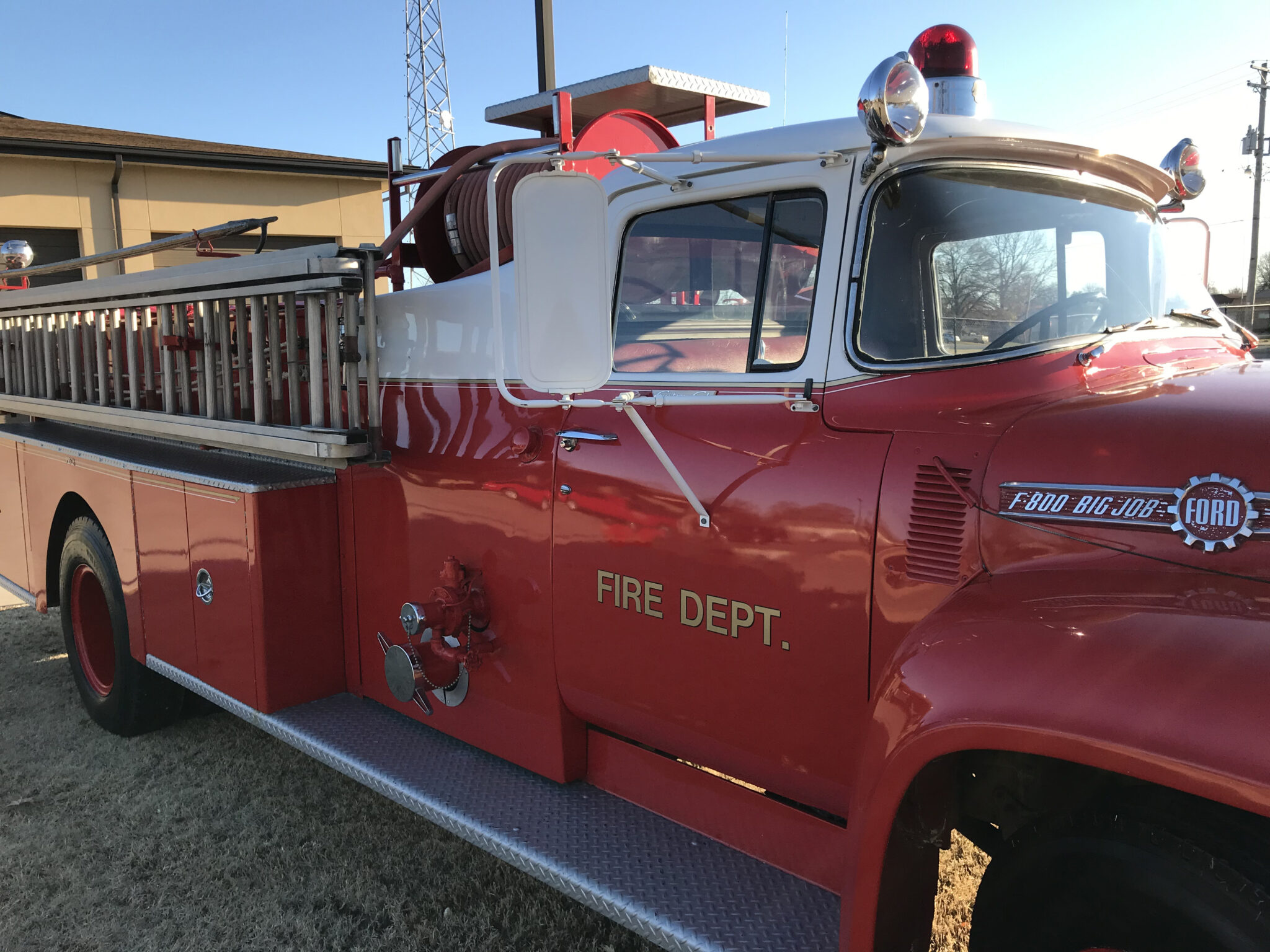 1956 Ford BigJob 800 Antique Pumper (U0858) | Fenton Fire