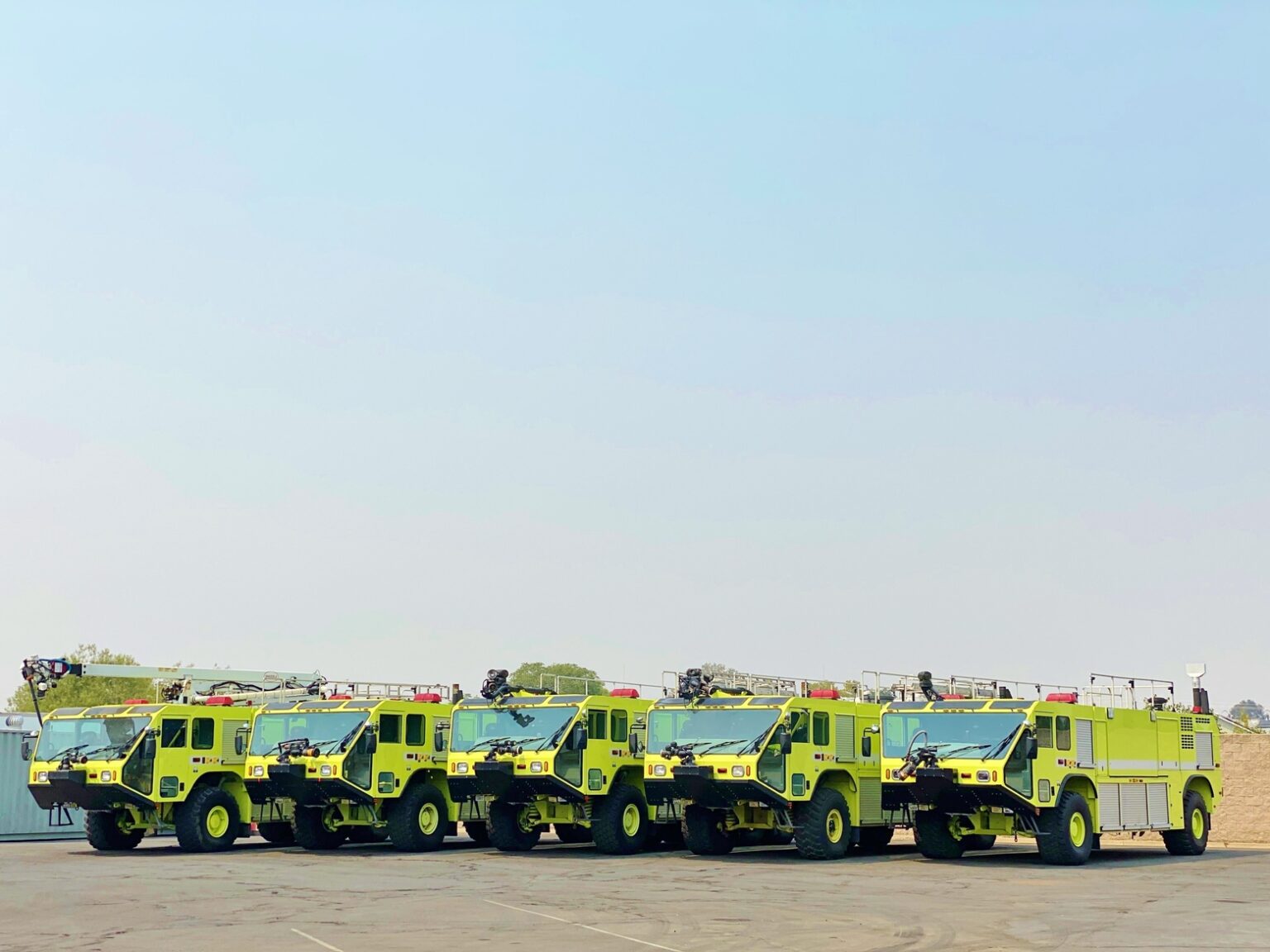 2003 Oshkosh Striker 3000 Aircraft Rescue w/53' Snozzle (O1181) Fenton Fire