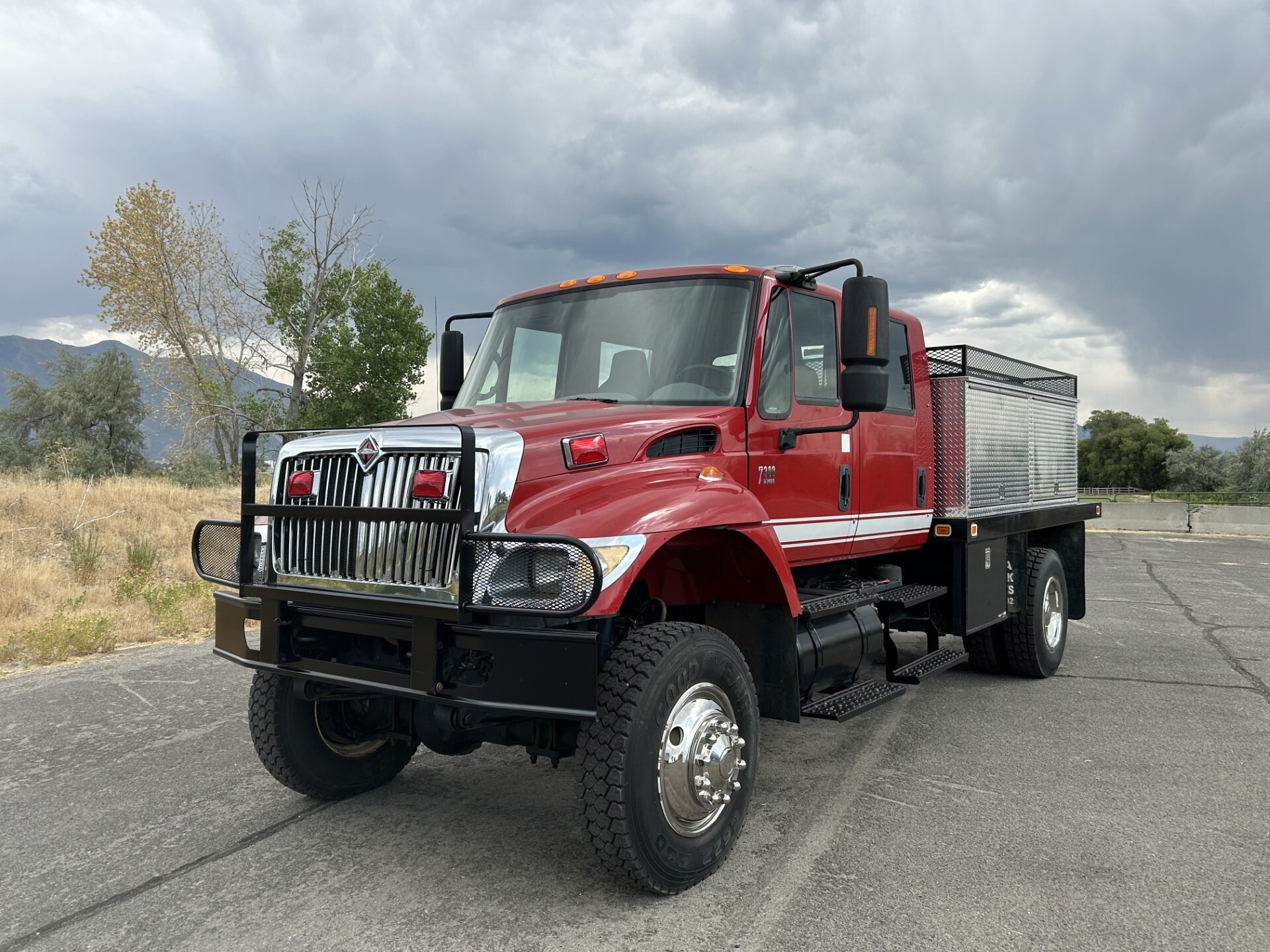 2004 International 7300 4x4 Pic #5